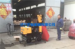 【周末回放】發(fā)貨區(qū)小型壓路機精彩亮相！